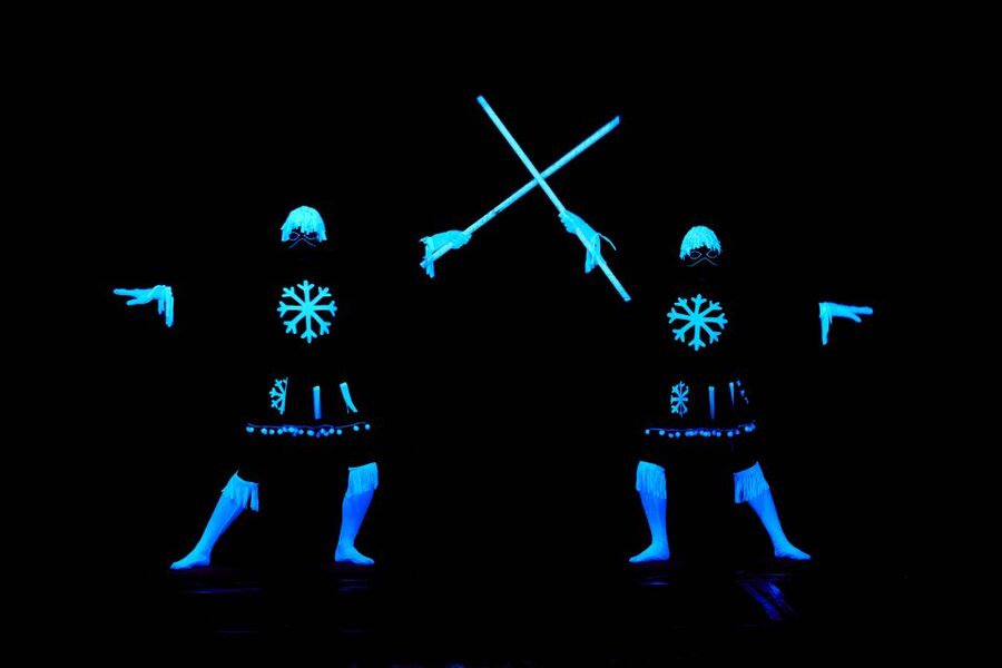 Prague: WOW Show Black Light Theater - WOW Show Black Light Theatre: what the 4D black light format actually delivers