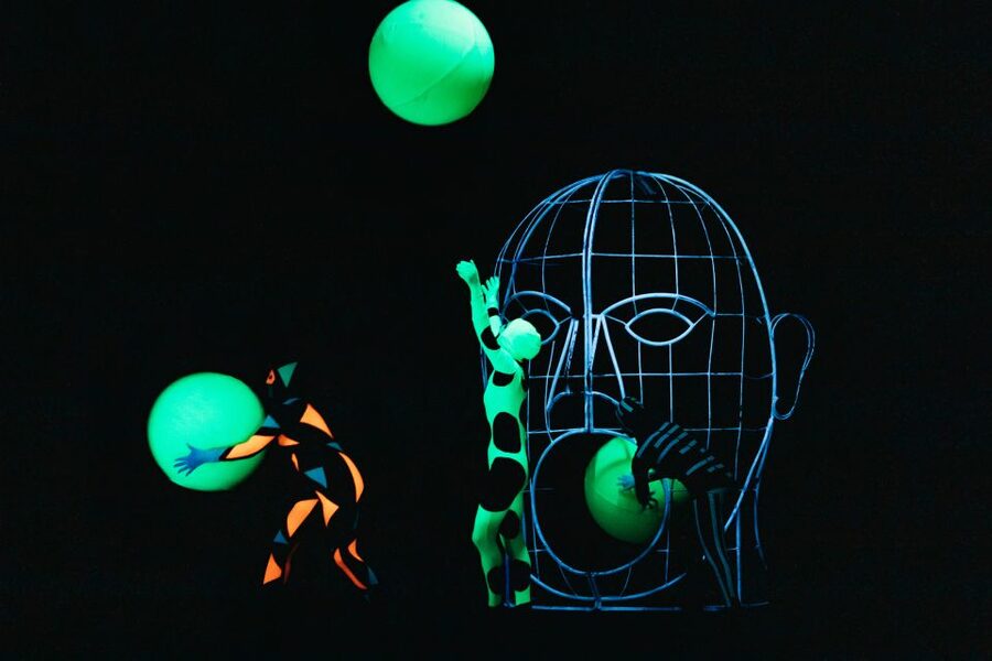 Prague: WOW Show Black Light Theater - Price and value: is $31 for 65 minutes a good deal?
