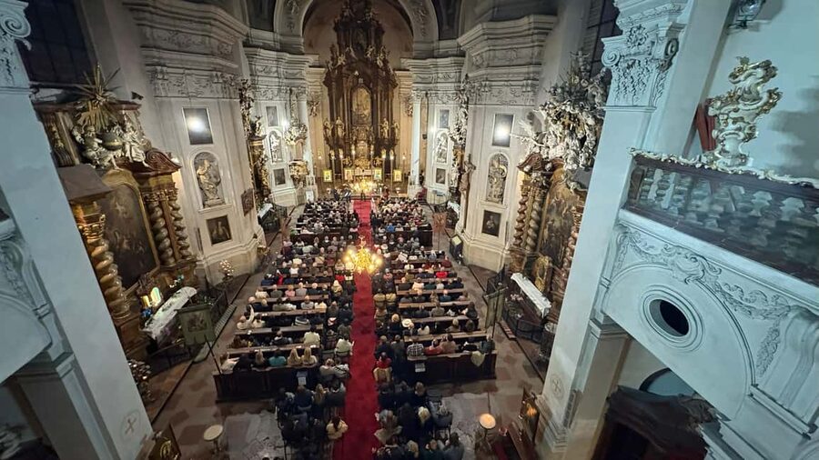 Praha:Vivaldiho koncert Čtyř ročních dob a další Klementinum - Price and Value: Is $41 Worth One Hour in Prague?