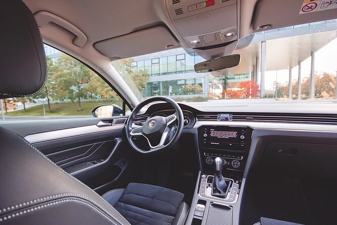 Private ARRIVAL Transfer by LIMOUSINE 3+1pax - Value and Price: When This Beats a Taxi, and When It Might Not