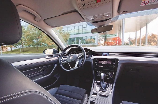 Private ARRIVAL Transfer by LIMOUSINE 3+1pax - Who Should Book This Private Transfer (And Who Might Skip It)