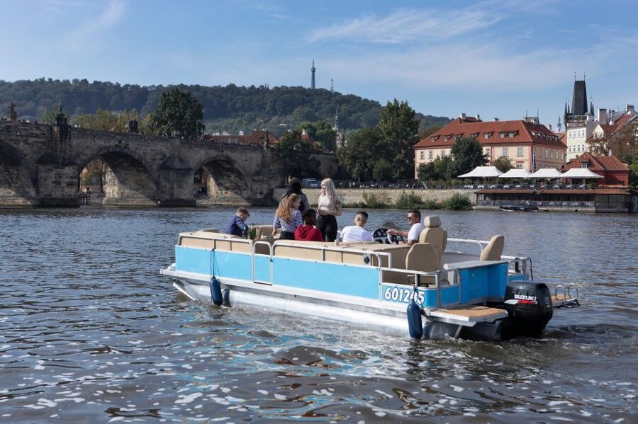 Private Boat Cruise With Unlimited Prosecco - Why this 1-hour private Vltava cruise hits the sweet spot