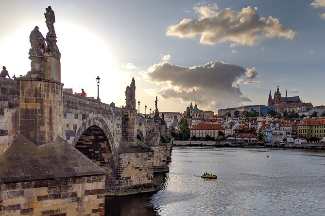 Private Custom Tour: Half-Day Tour of Prague Castle and Old Town - Getting picked up, getting oriented, then actually seeing things