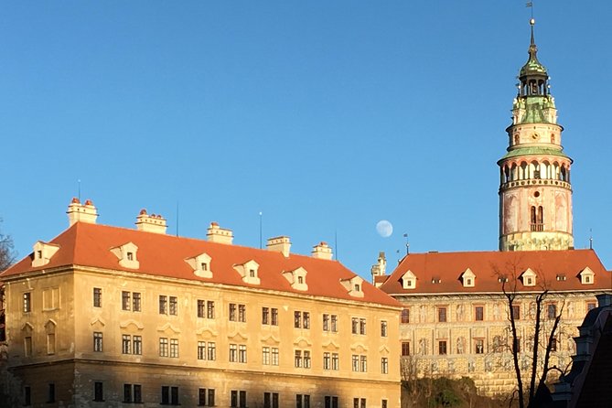 Private evening tour Cesky Krumlov Old Town and Castle area - Stop 1: The Castle Garden, calm paths and the Cascade fountain