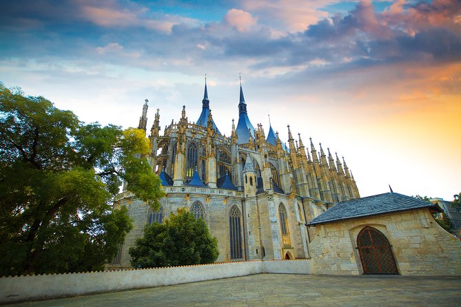 Private Guided Tour Prague to UNESCO Kutna Hora with Transfers - Prague to Kutná Hora: why this UNESCO day trip feels different