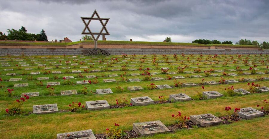Private Half-Day Tour To Terezin Concentration Camp - Practical Tips Before You Go to Terezín