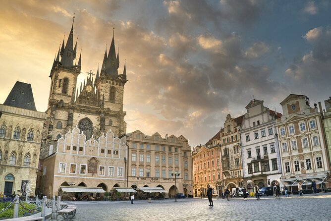 Private Half-Day Walking Tour of Prague's Highlights - Old Town Hall and the Astronomical Clock: quick stop, high payoff