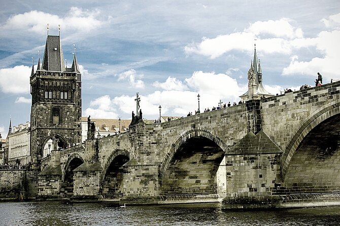 Private Half-Day Walking Tour of Prague's Highlights - Staromestske namesti: your first 10 minutes to get oriented
