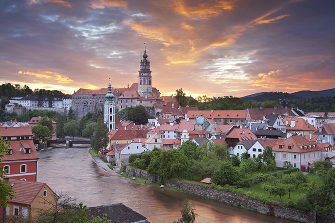 Private Luxury Transfer to Cesky Krumlov from Prague - Optional detours: Hluboká Castle or Ceske Budejovice