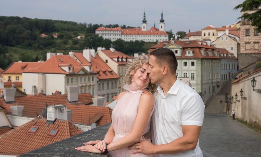 Private photoshoot in Prague - The Old Town Photo Stop, and Why the 15 Minutes Matter