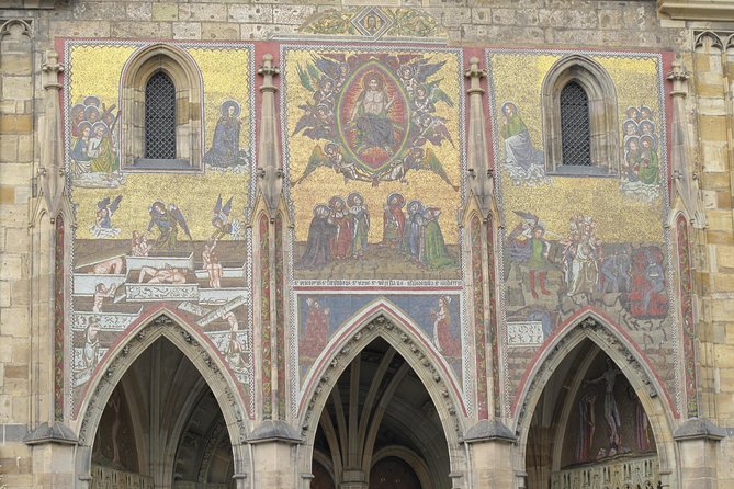 Private Prague Castle Tour with a Czech Guide, meet up at hotel - Old Royal Palace: from kings to modern use