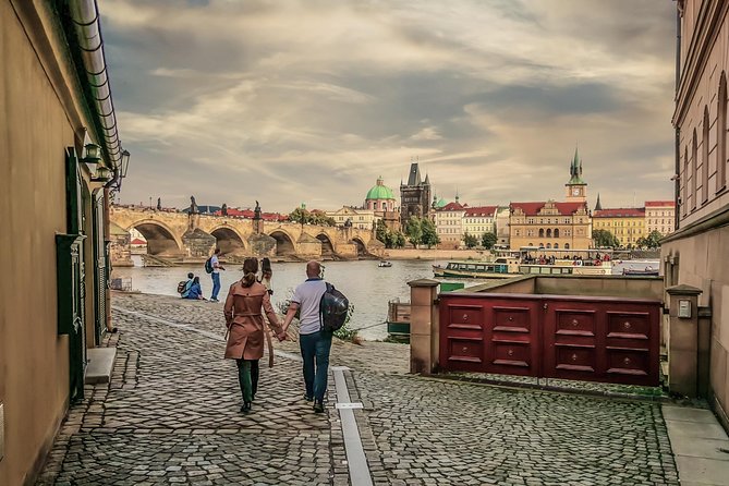 Private Prague walking tour & Karlstejn castle trip from Prague - Lesser Town to Charles Bridge: the downhill rhythm