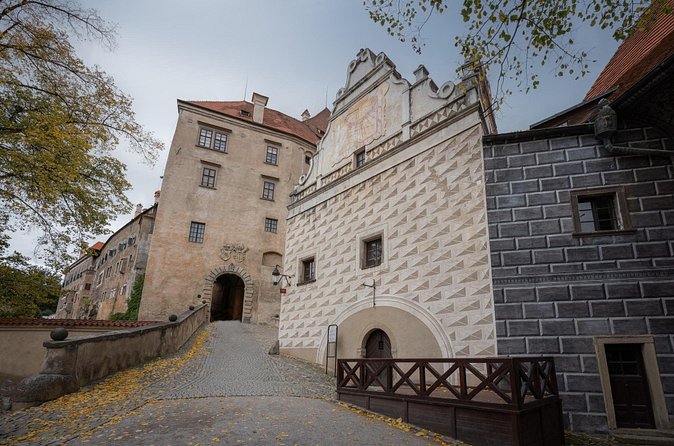 Private Romantic Whispers of Český Krumlov - Stop 4: Cloak Bridge, the castle-and-town view that feels like a movie scene