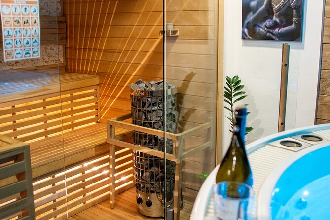 Private Spa with Jacuzzi and Sauna - BLACK ZONE - Before You Go: Heat Safety, Prosecco Rules, and Extra Drink Payments