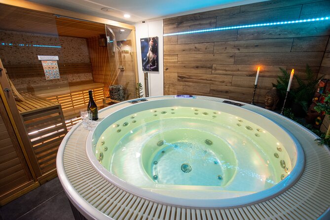 Private Spa with Jacuzzi and Sauna - BLACK ZONE - The Two Saunas: Choosing Heat Without Leaving the Room
