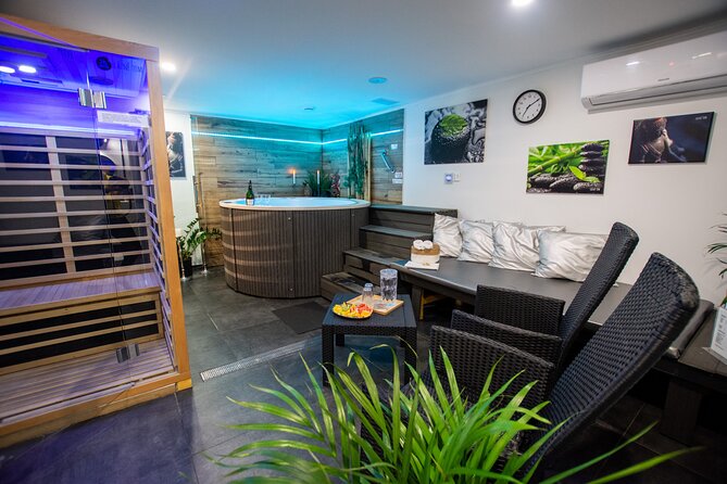 Private Spa with Jacuzzi and Sauna - BLACK ZONE - Price and Value: How $89.36 per Person Adds Up