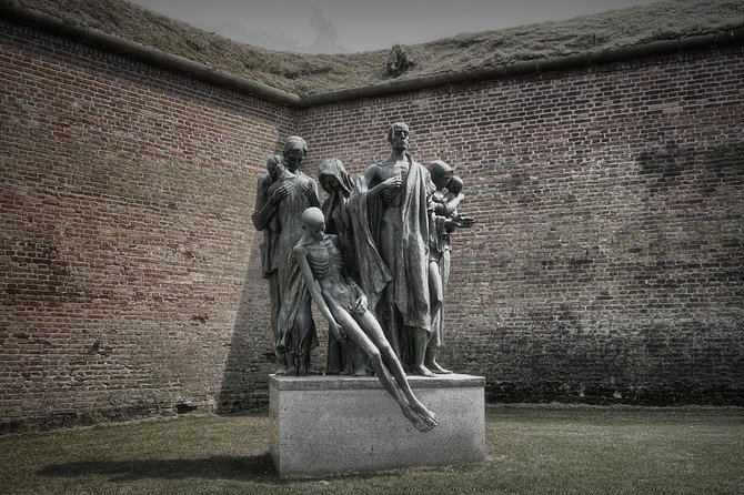 Private Terezin Nazi camp tour from Prague All-Inclusive - How long it really feels, and when the pickup happens