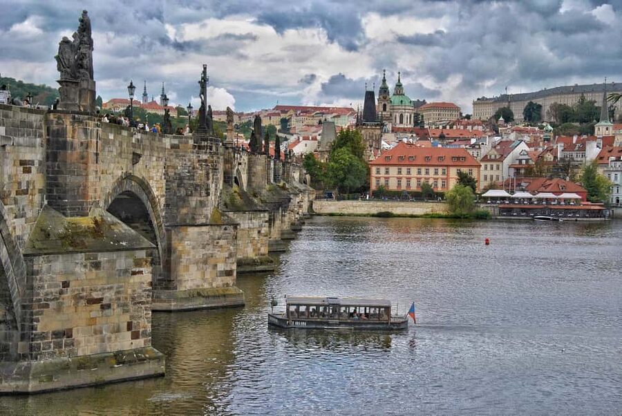 Private Tour: Picturesque Prague´s Old Town & Charles Bridge - Klementinum, Charles University, Estates Theatre, and Municipal House