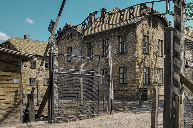 Private Tour to Auschwitz from Prague - Who this private Auschwitz trip suits best