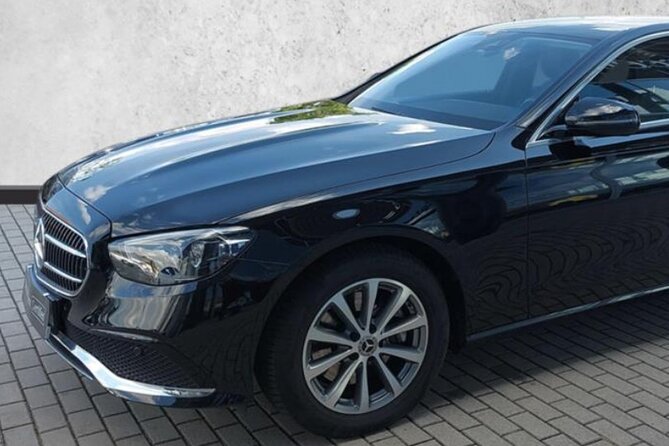 Private Transfer from Prague Airport to Prague City Hotels 1 - 3 pax - Price and Value for Up to 3 People