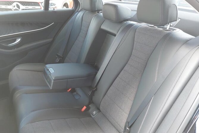 Private Transfer from Prague Airport to Prague City Hotels 1 - 3 pax - The One Thing to Watch: Timing and Communication