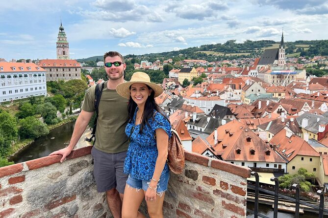 Private UNESCO Český Krumlov Trip from Prague with Local Guide - Stop 2: Český Krumlov Castle Courtyards, Legends, and Castle Bears