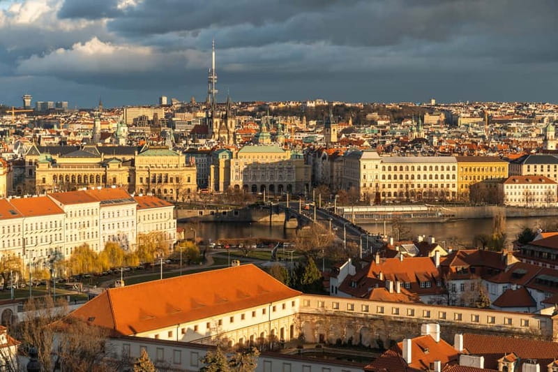Private Walking Tour: From Charles Bridge to Prague Castle - Why this Charles Bridge to Prague Castle walk works