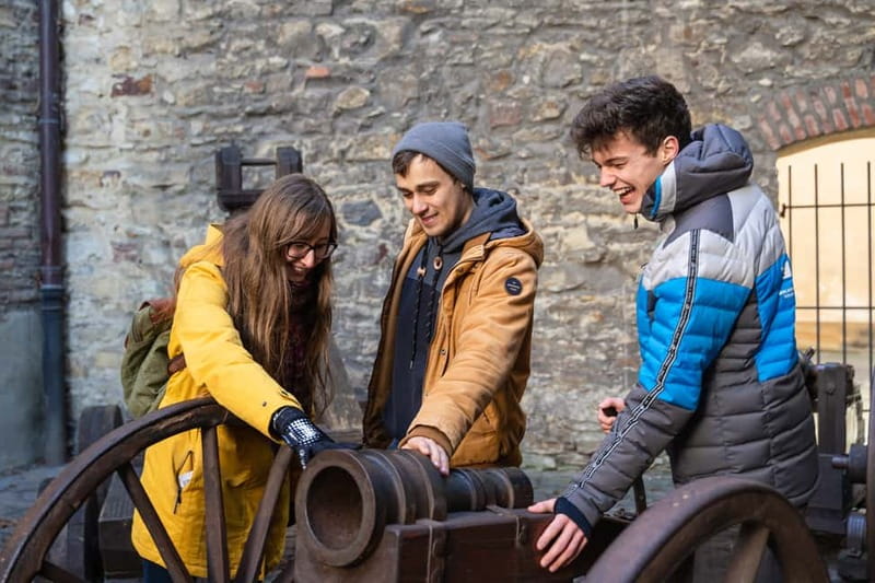 Private Walking Tour: From Charles Bridge to Prague Castle - Pickup details and the easiest way to start