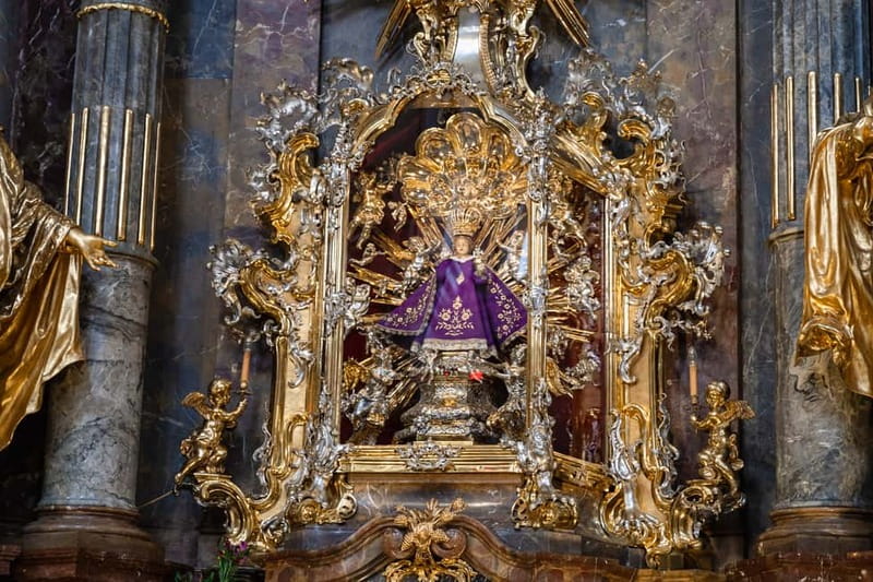Private Walking Tour: From Charles Bridge to Prague Castle - Prague Castle time: St. Vitus Cathedral and Golden Lane