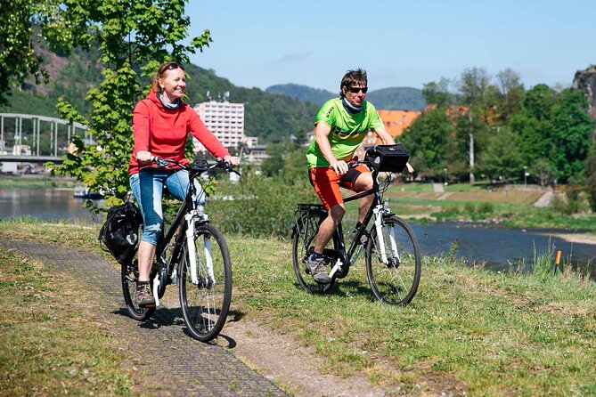 Rafting from Děčín to Bad Schandau and back on bikes - Bikes in Bad Schandau: choose your pace, then ride back to Děčín