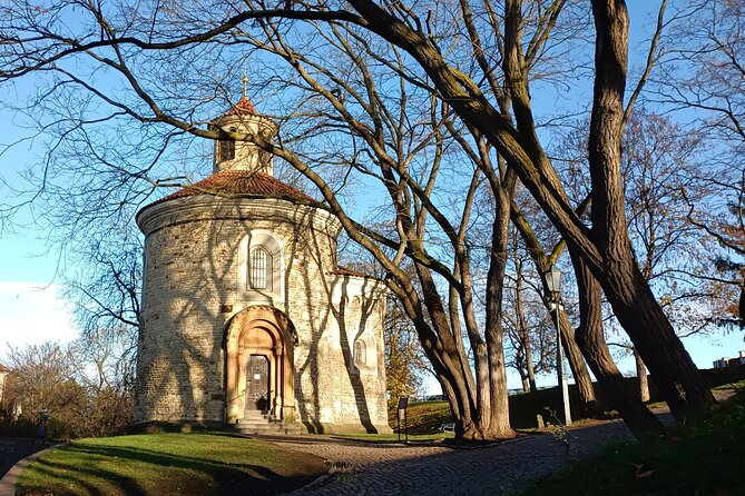 Real life in Prague - Easy Walk from Vysehrad to Vyton - Walking through Vyšehrad Fortress and Park without the usual crowd pressure