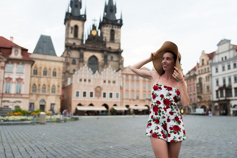Romantic Photoshoot Experience for Couples in Prague - Stop 3: Charles Bridge Photo Stop with 3 Towers and 30 Baroque Statues