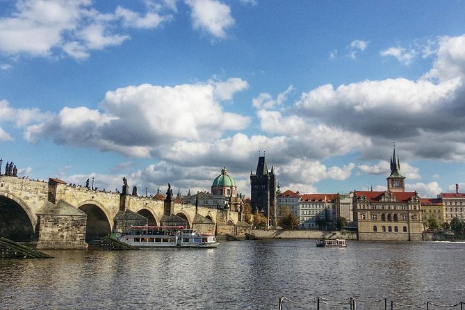 Shared Departure Transfer: Prague Hotel to Prague Airport - How the transfer works, step-by-step