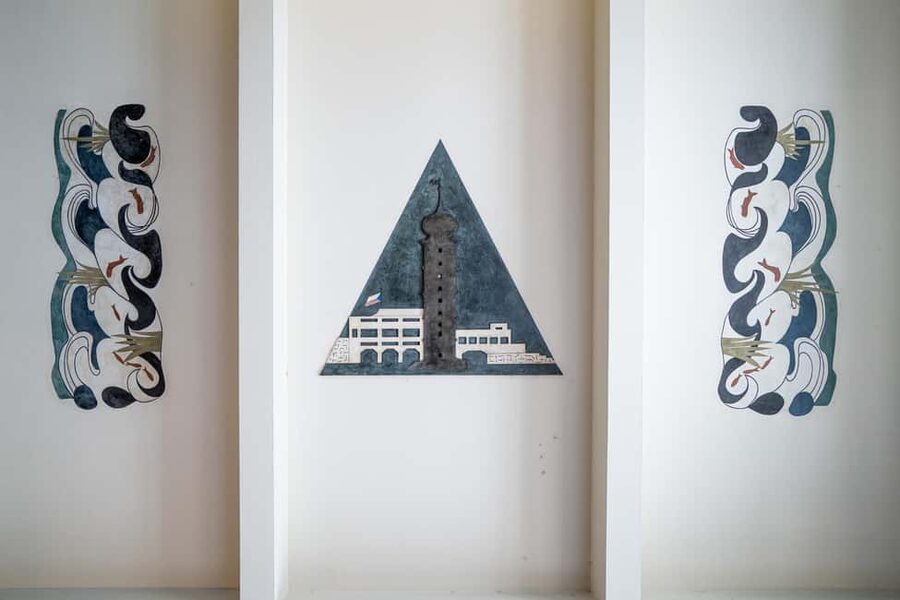Sinatra Tribute. Concert & dinner. - The Mánes Setting: Architecture, Gallery Energy, and Views