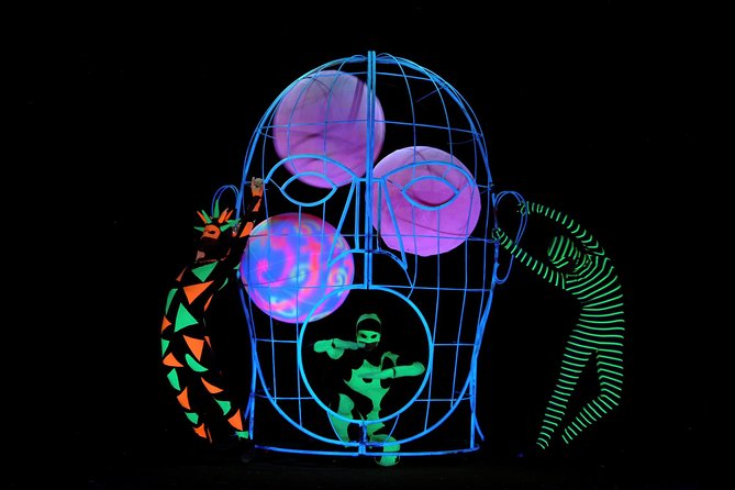 Skip the Line: WOW Show Black Light Theater in Prague Ticket - 4D Effects and Audience Participation: How to Get the Best Seats