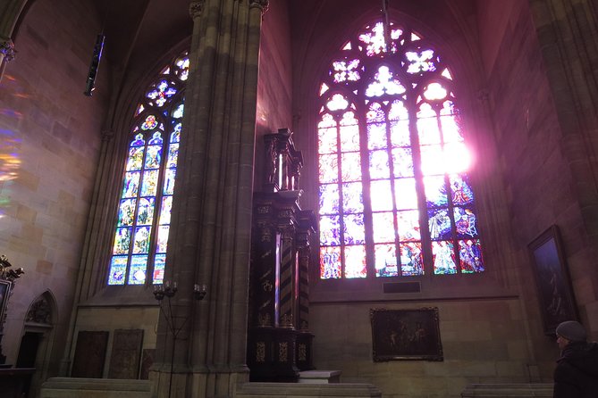 Small-Group Prague Castle and Interiors Walking Tour - Basilica of St George and St Vitus Cathedral: Romanesque to Gothic in one run