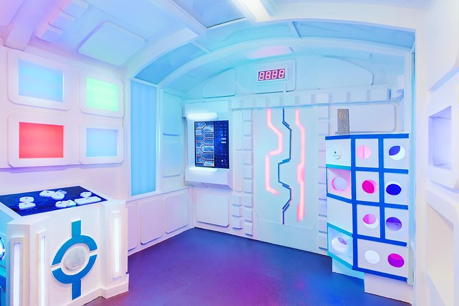 Star Element Escape Game in Prague - Star Element Story: Collect 4 Artifacts and Open Portal Doors