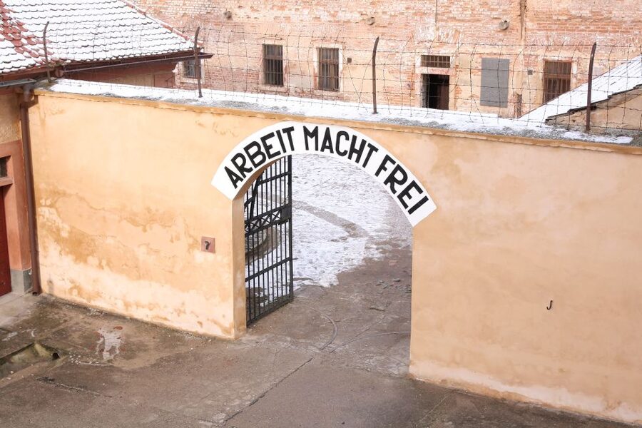Terezin Memorial: Entry Ticket Combo w. Guided Walking Tour - Starting at the Small Fortress outside the ticket office, then learning fast