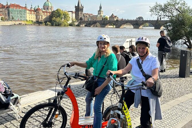 The Highlights of Prague on eBike or electric Scooter - Before you ride Prague: how the eBike and scooter setup works