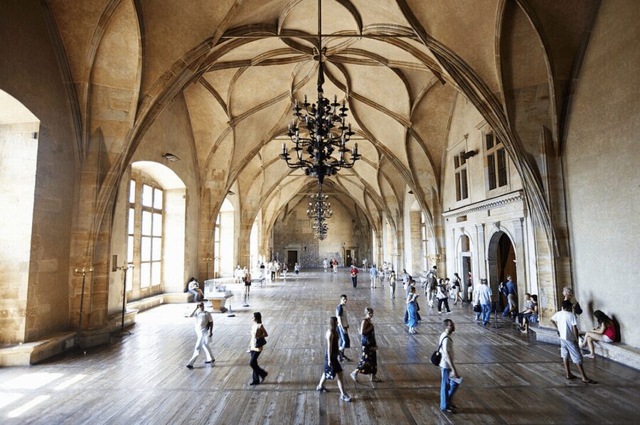 Tour of Prague Castle in italian language ticket included - Golden Lane on foot, tiny houses with big stories