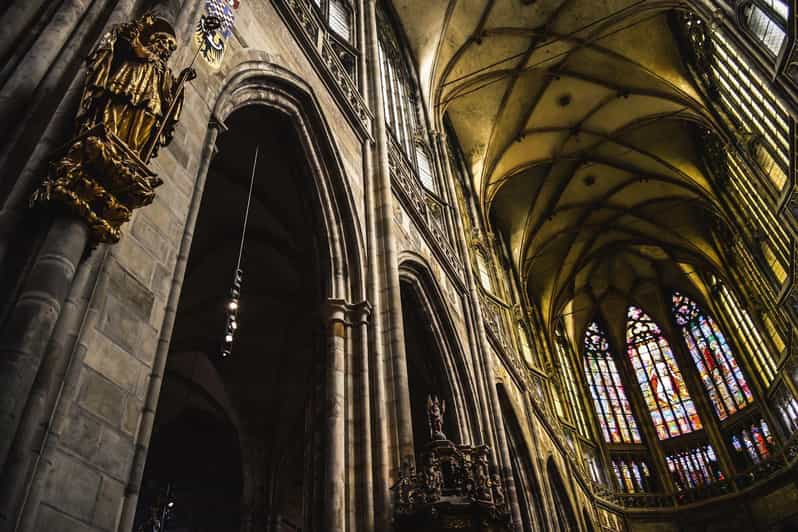 Tour of Prague Castle in italian language ticket included - St. Vitus Cathedral with an Italian guide, what to watch for inside