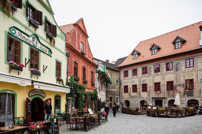 UNESCO Cesky Krumlov from Prague with Guided Tour and Transfer - Stop 2: UNESCO Český Krumlov Town Walk and Rozmberk-era Street Life