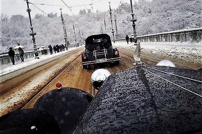 Vintage Cars Prague - Sightseeing Tour 90min / 1-6 pers. - Why a Vintage Open-Top Prague Ride Feels Different