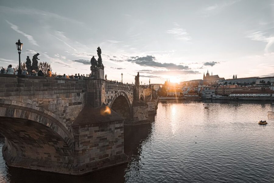 Walking tour of Prague in french: Old Town & Charles Bridge - Celetná Street start: get your bearings fast, then let the route do the work