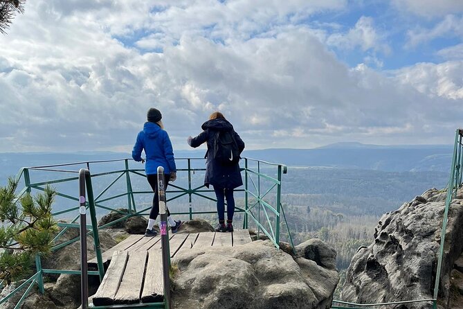 Winterland Tour to Bohemian and Saxon Switzerland from Prague - Stop 2: The Pravcicka Gate or Tisá Rocks Choice, Plus a Warm Drink